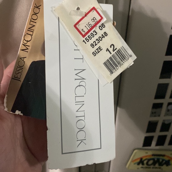 Formal gown - Picture 3 of 4